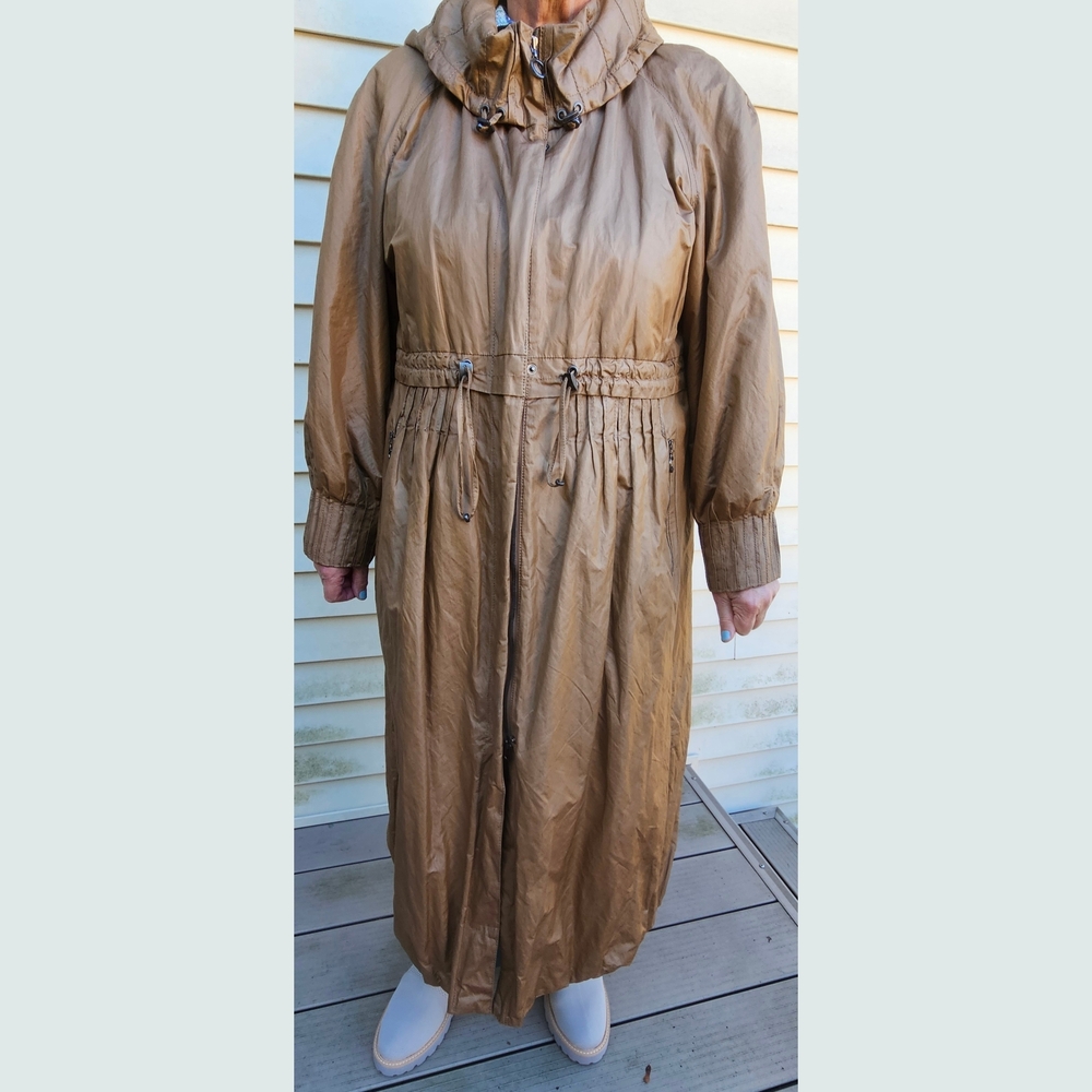 Creenstone Long Tan Raincoat Women’s Size 44 (US 14-16) – Like New